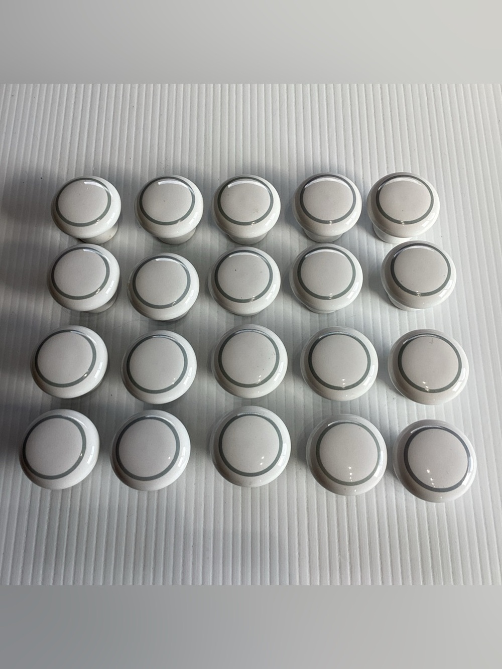 20 X White w/ Gray Round 1.5” Ceramic Porcelain Cabinet Drawer Knobs Pulls